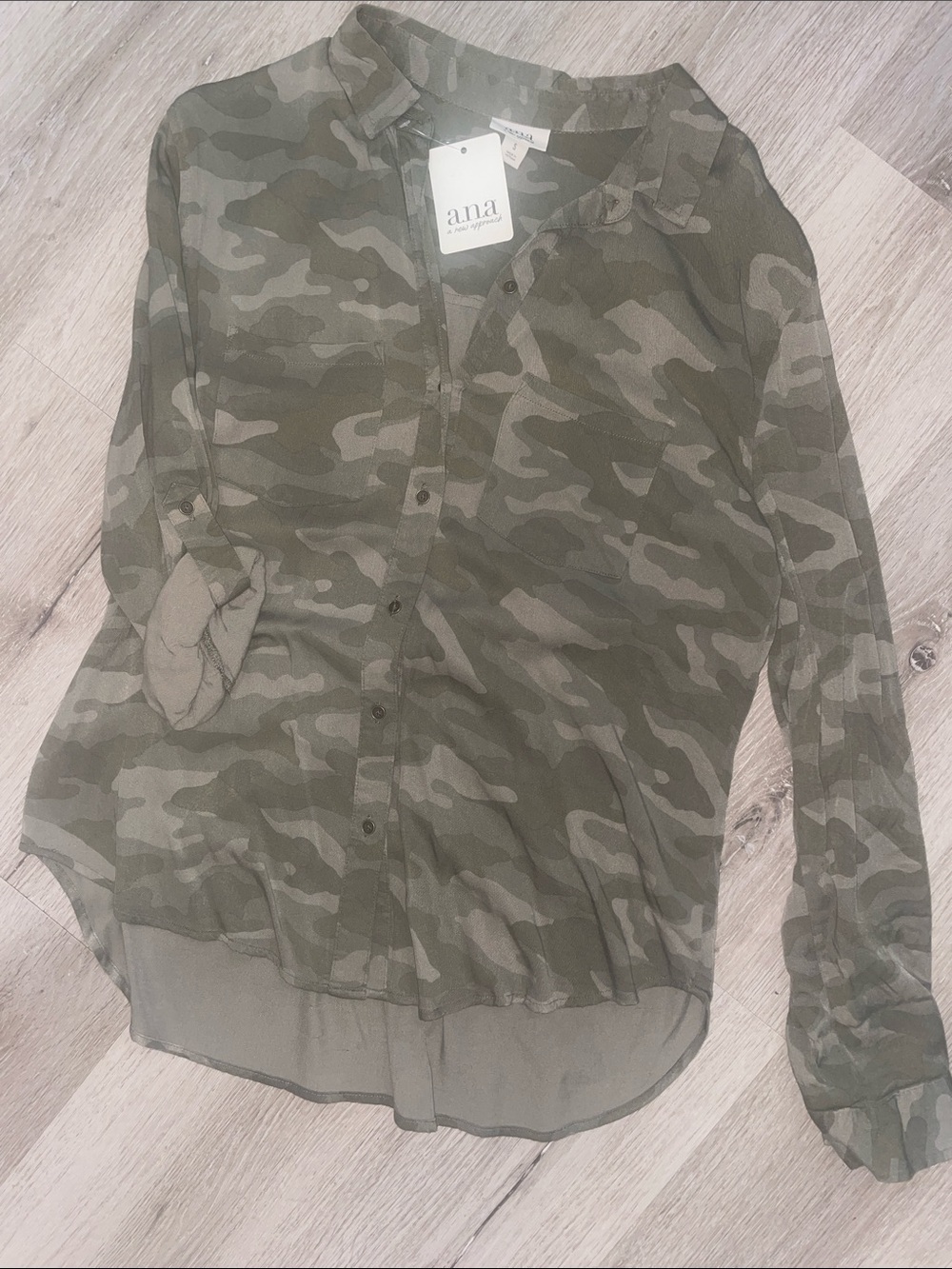 a.n.a Olive Green Camo Button-Down Shirt | Women’s Small | NWT